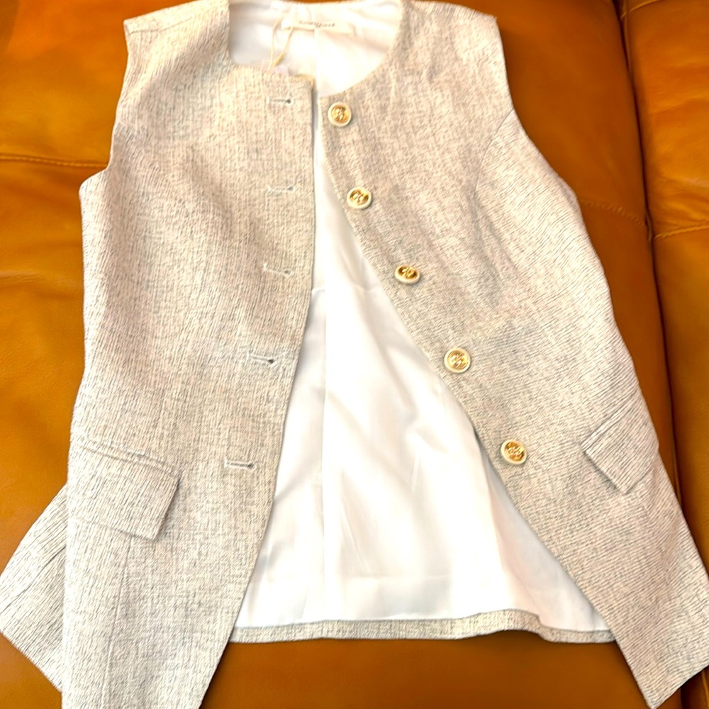Commense vest with gold buttons